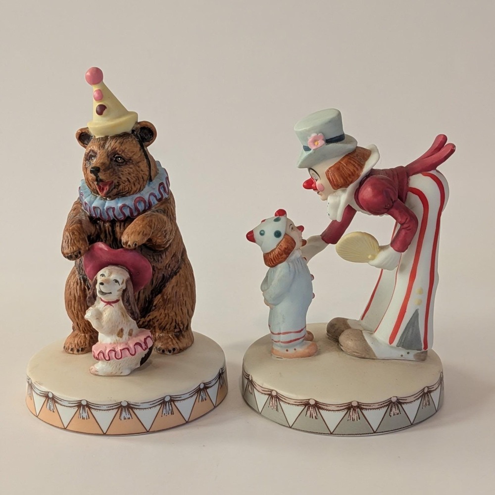 VTG Circus Royale 1983 Wallace Berrie Clown & Bear Figurine #9609 Porcelain